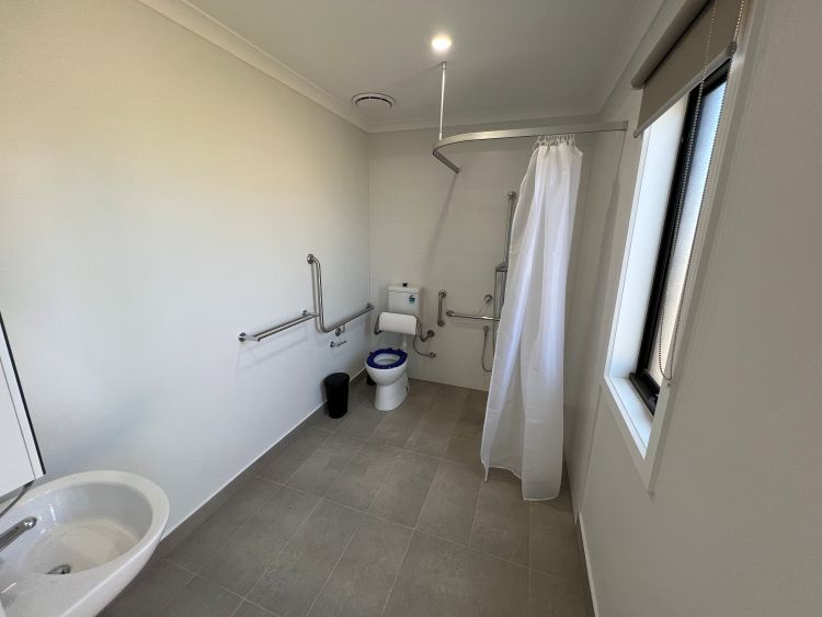 Modern 2-Bedroom Home on Guru Blvd, Lynbrook — Home image 3