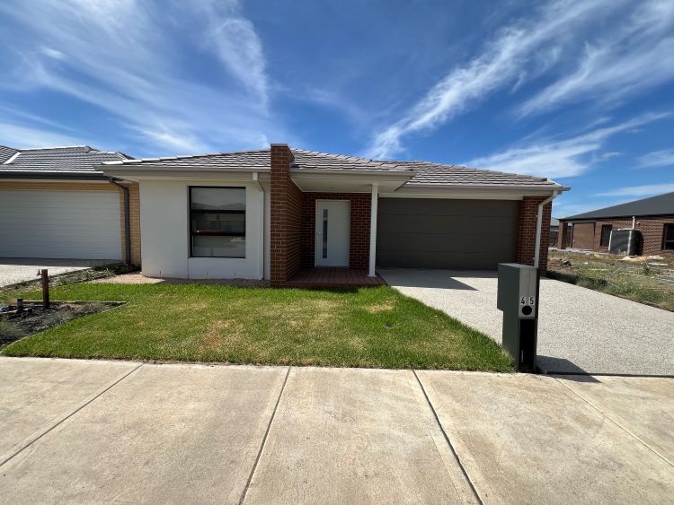 Modern 2-Bedroom Home on Guru Blvd, Lynbrook — Home image 5