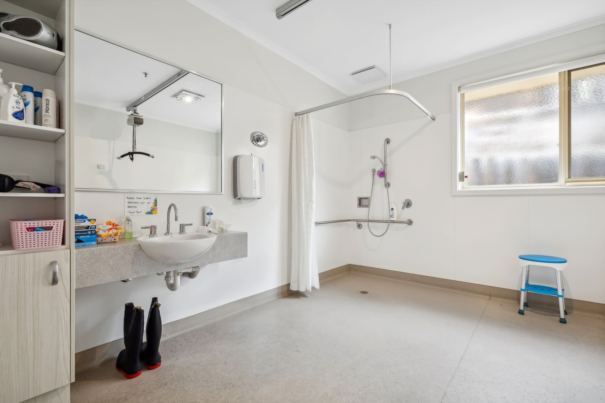 Two bedrooms available in this appealing Fully Accessible home in leafy Carrum. — Home image 8