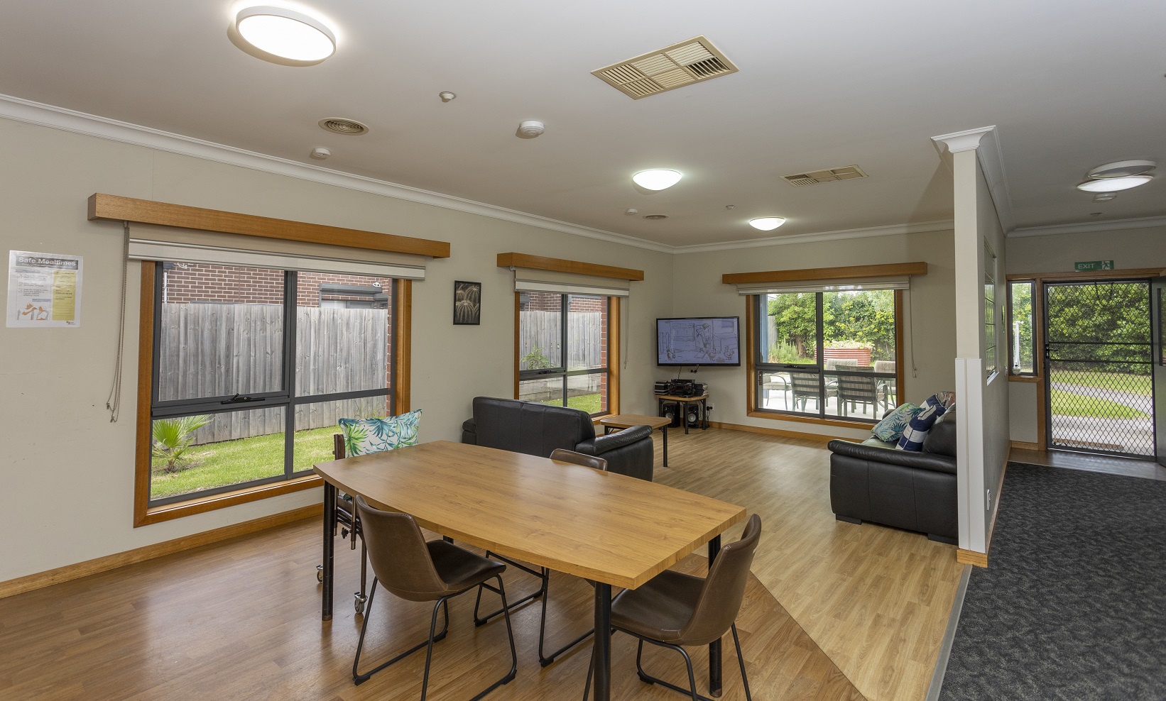 Warm and welcoming home in Springvale — Home image 4
