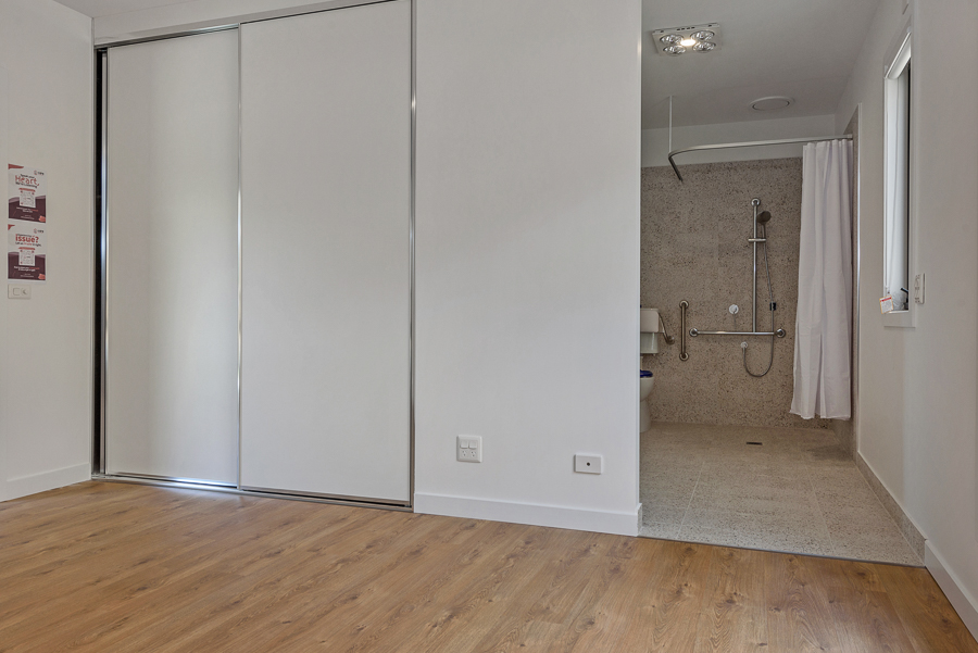 High physical support home in Old beach  2+ OOA Immediately available — Home image 2