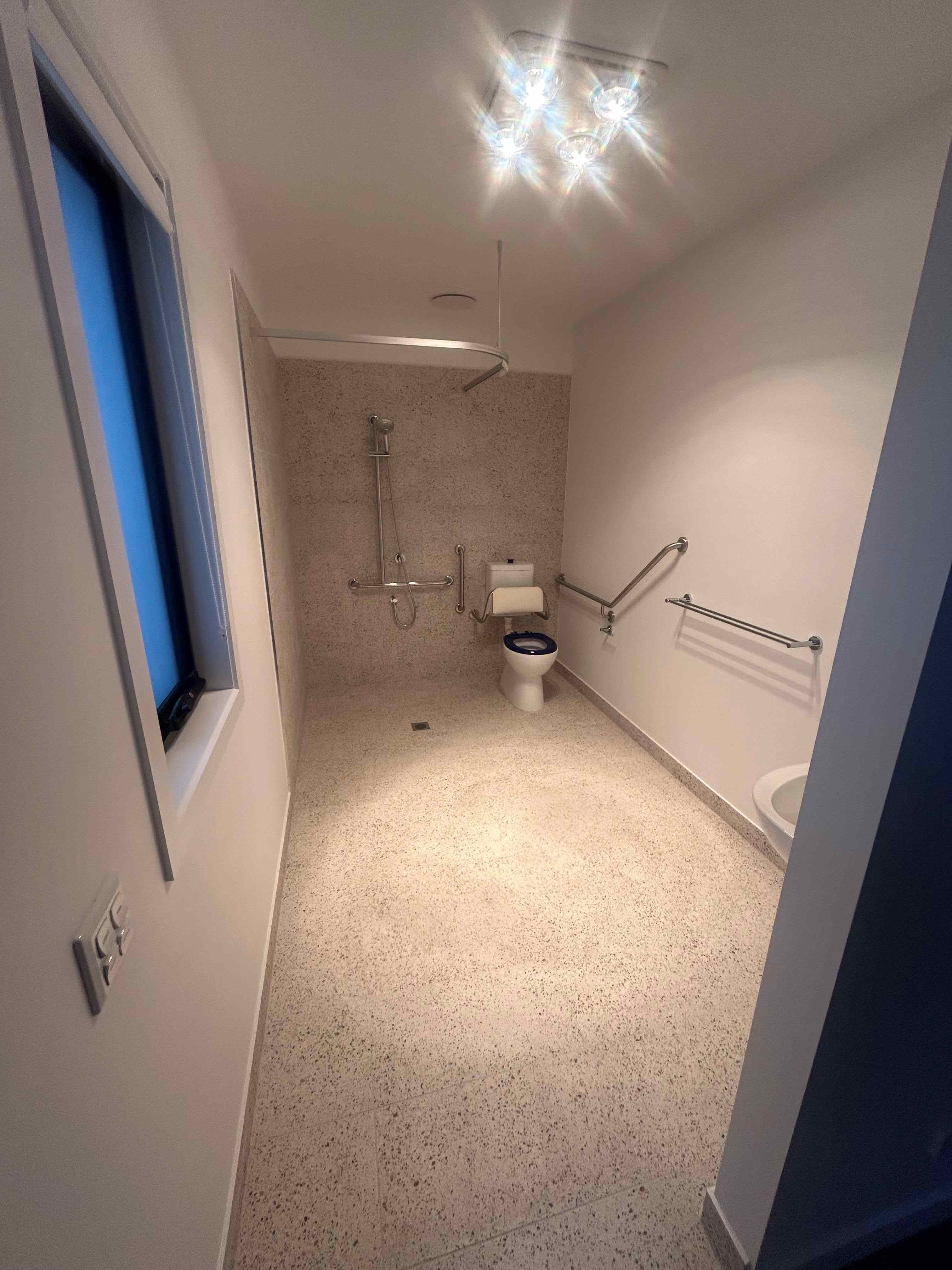 High physical support home in Old beach  2+ OOA Immediately available — Home image 4