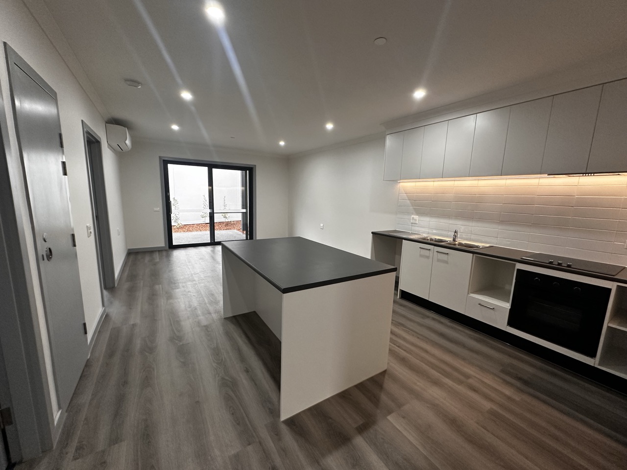 1 Resident Villa - SDA Robust / Improved Liveability in Doreen