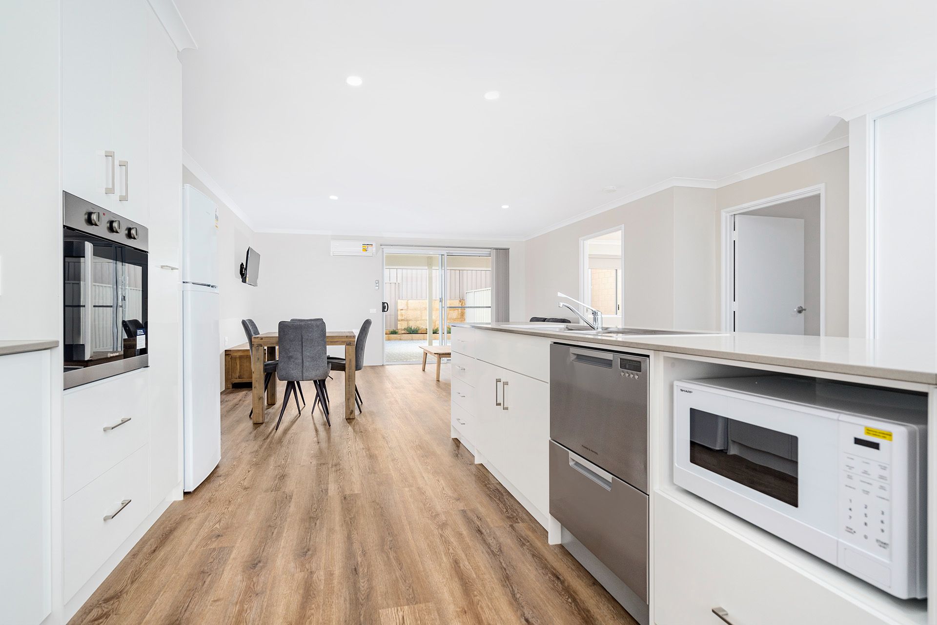 Beautiful West End Villas in beachside Geraldton — Home image 5