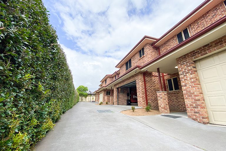 Quiet complex of three non-SDA independent villas — Home image 2