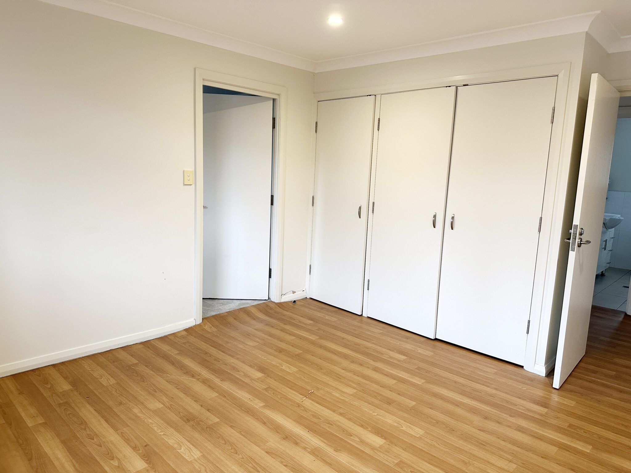 Quiet complex of three non-SDA independent villas — Home image 5
