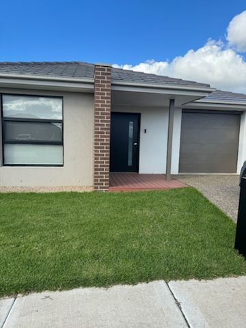Accessible SIL Accommodation with Two Vacant Rooms in Beveridge VIC — Home image 3