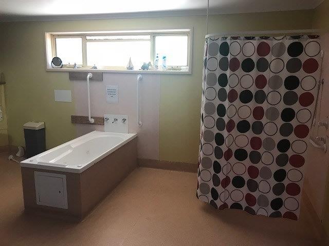 4 Bedroom accessible house with Room available now — Home image 4