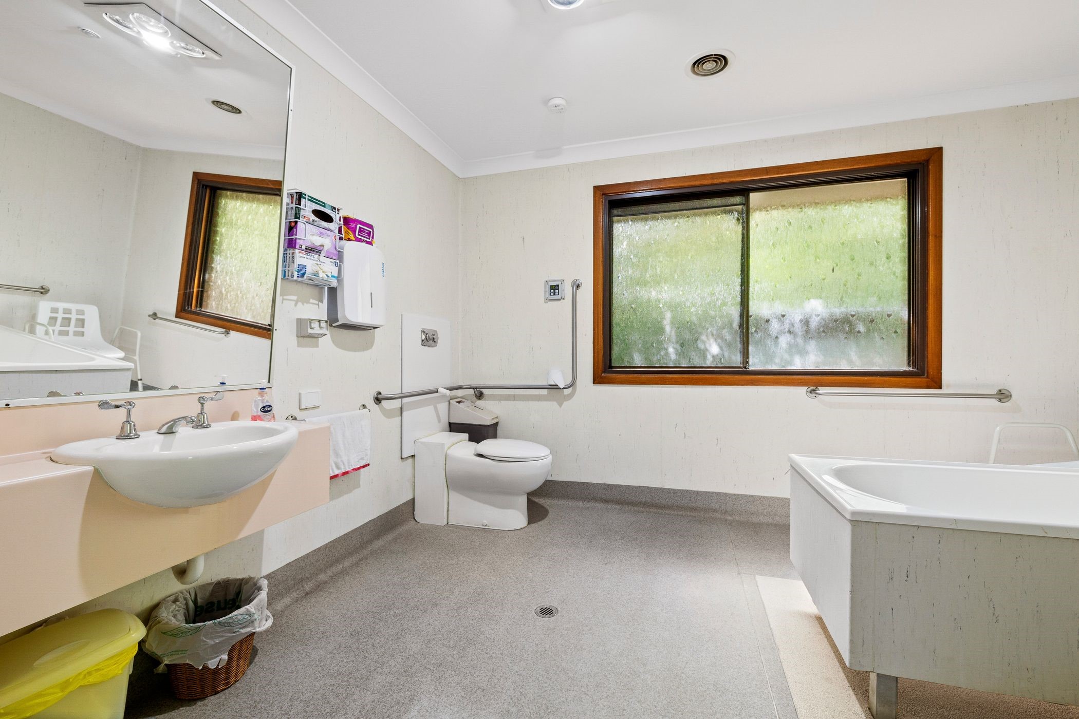 Simply delightful homey feeling in convenient Croydon — Home image 6