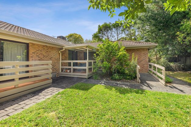 Simply delightful homey feeling in convenient Croydon — Home image 8