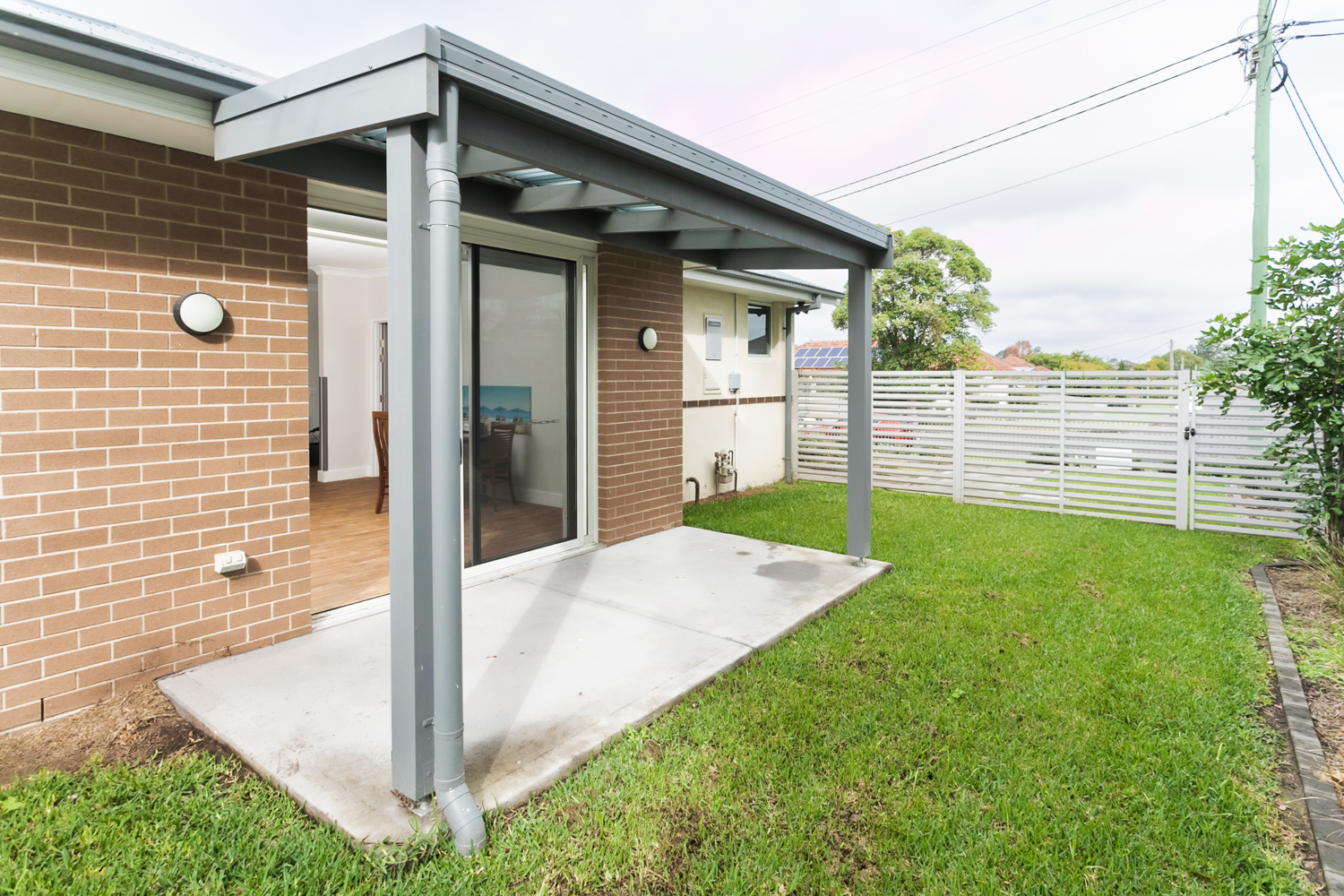 When convenience matters! this beautiful home is located close to shops, doctors, parks, and transport. — Home image 6