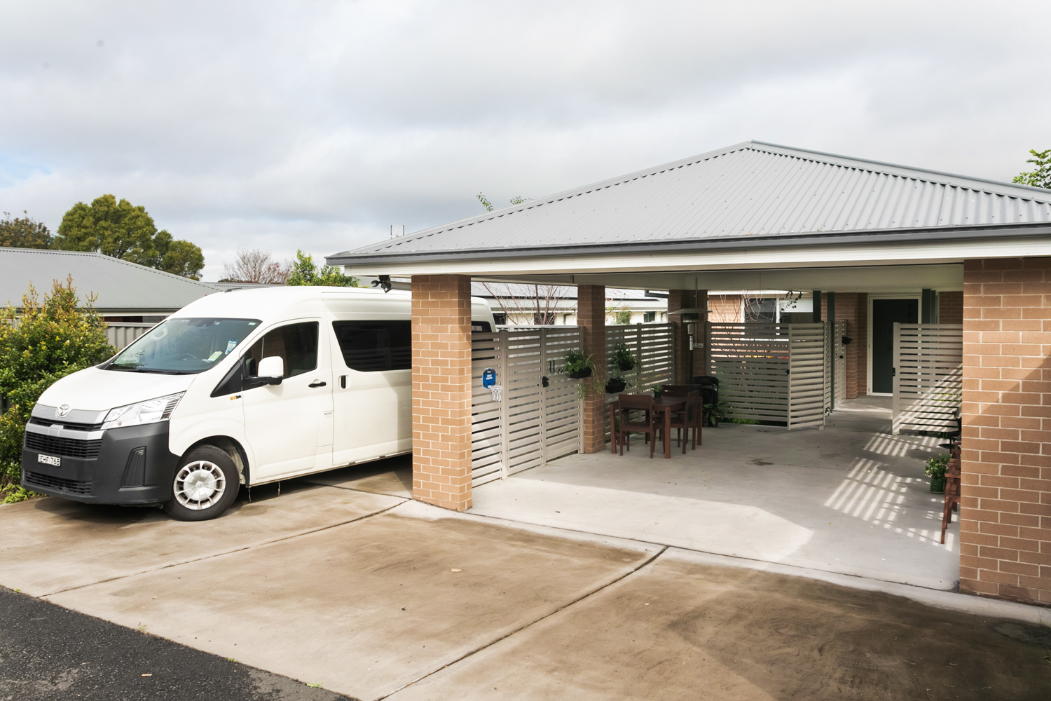 When convenience matters! this beautiful home is located close to shops, doctors, parks, and transport. — Home image 20