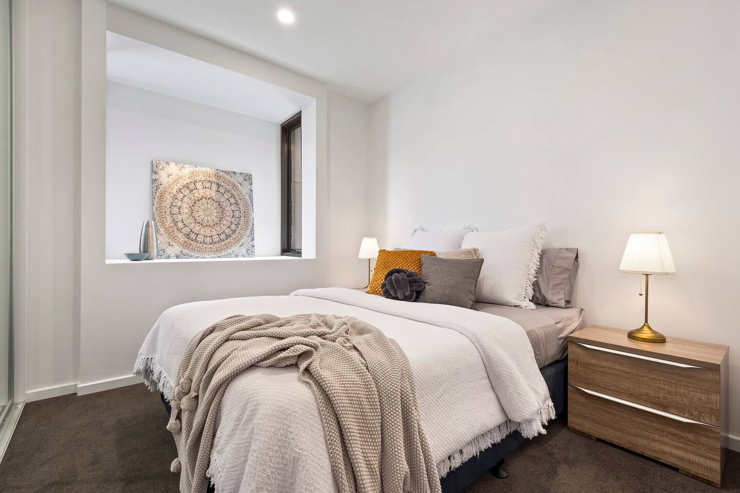 Beautifully Renovated and Spacious Home, ready for you to move in! — Home image 3