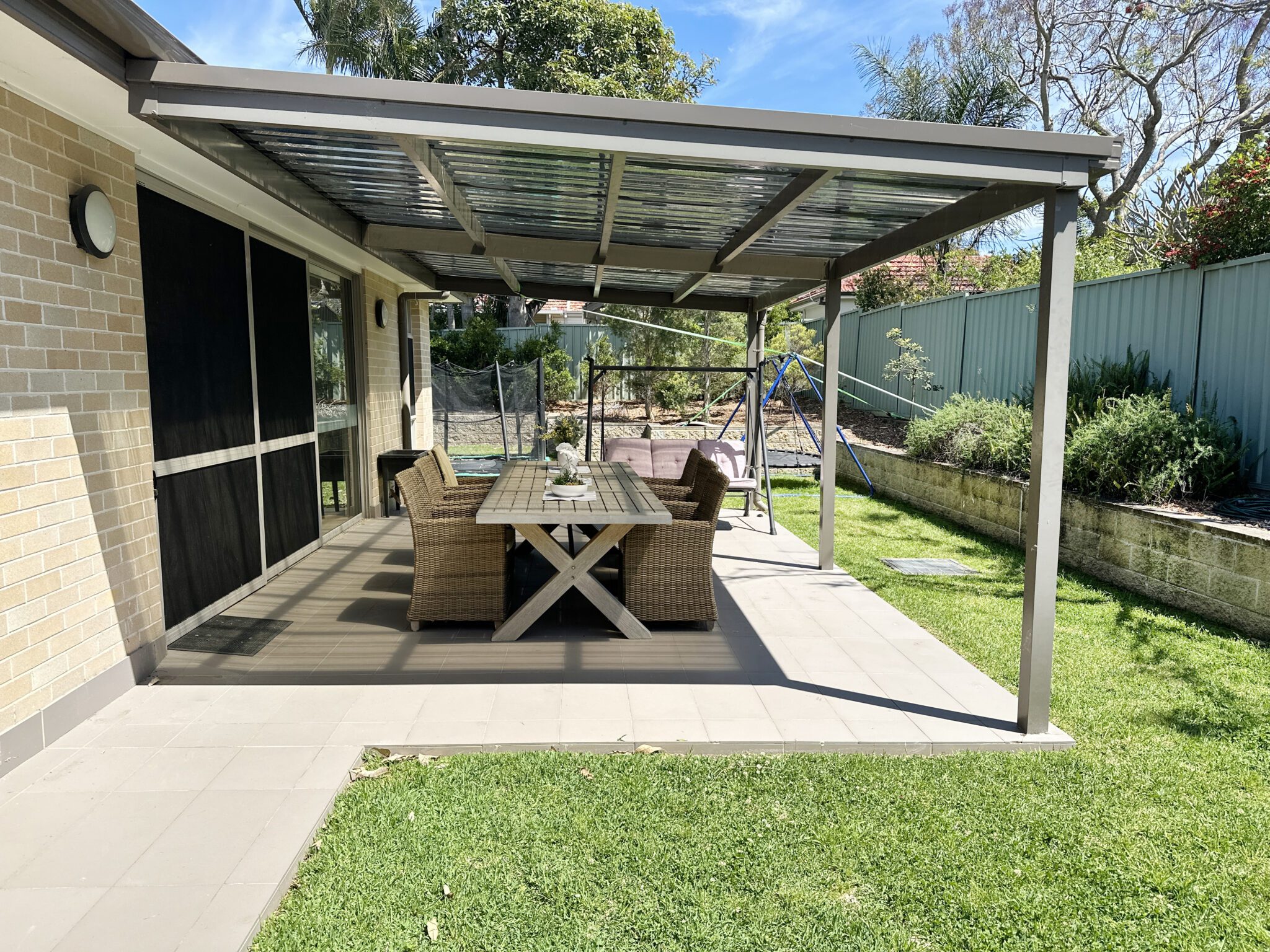 Large single level home in prime location — Home image 2