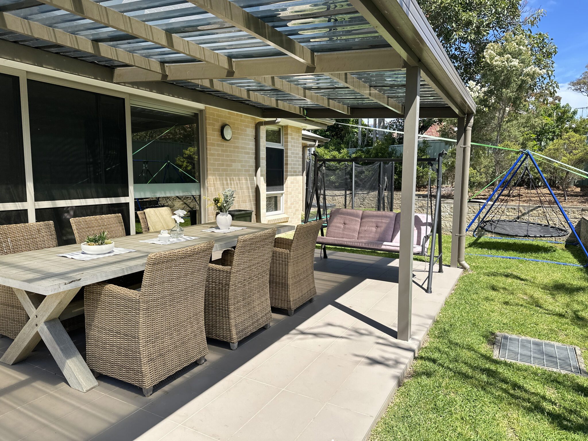 Large single level home in prime location — Home image 3