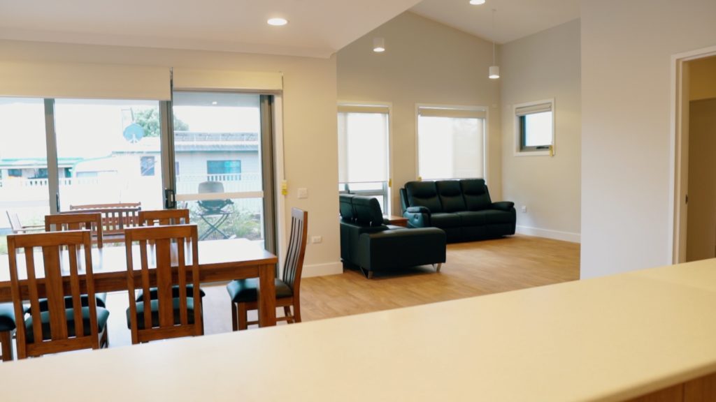 MODERN HPS HOME IN SUNNY FERN BAY — Home image 2