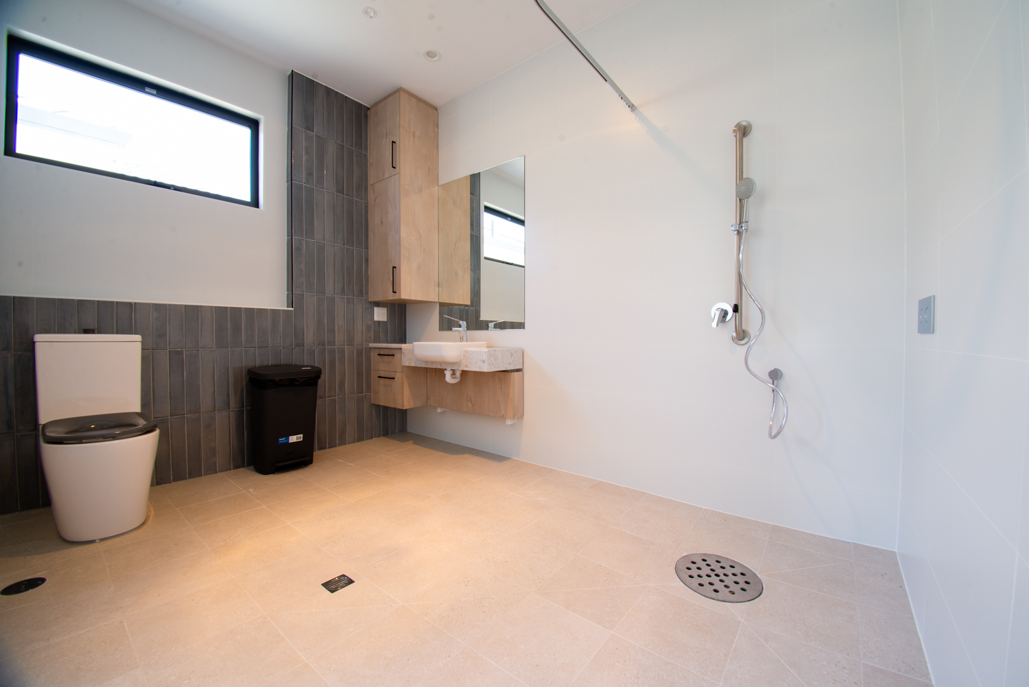 Kemp Street Pearsall SDA House B — Home image 2