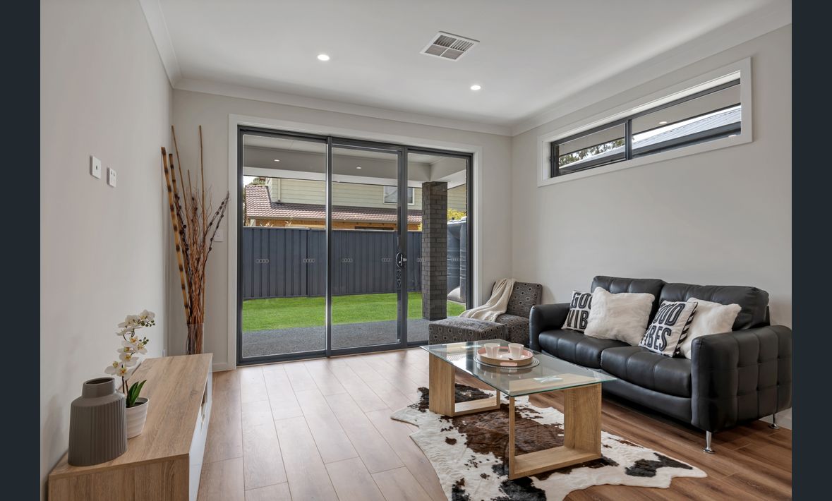 SIL - Oaklands Park — Home image 14