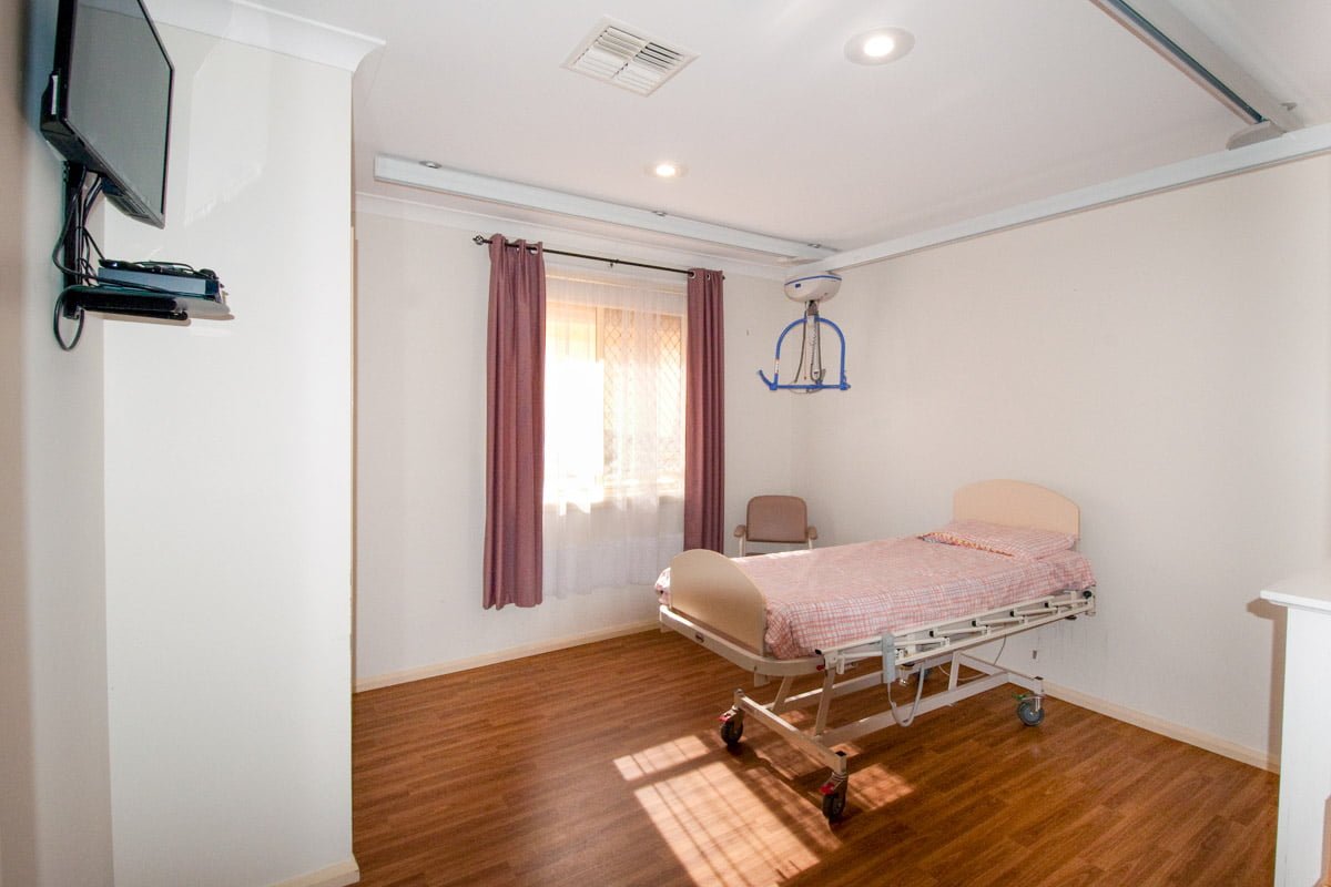 Located in a quiet cul-de-sac, close to walking trails and local amenities. — Home image 5