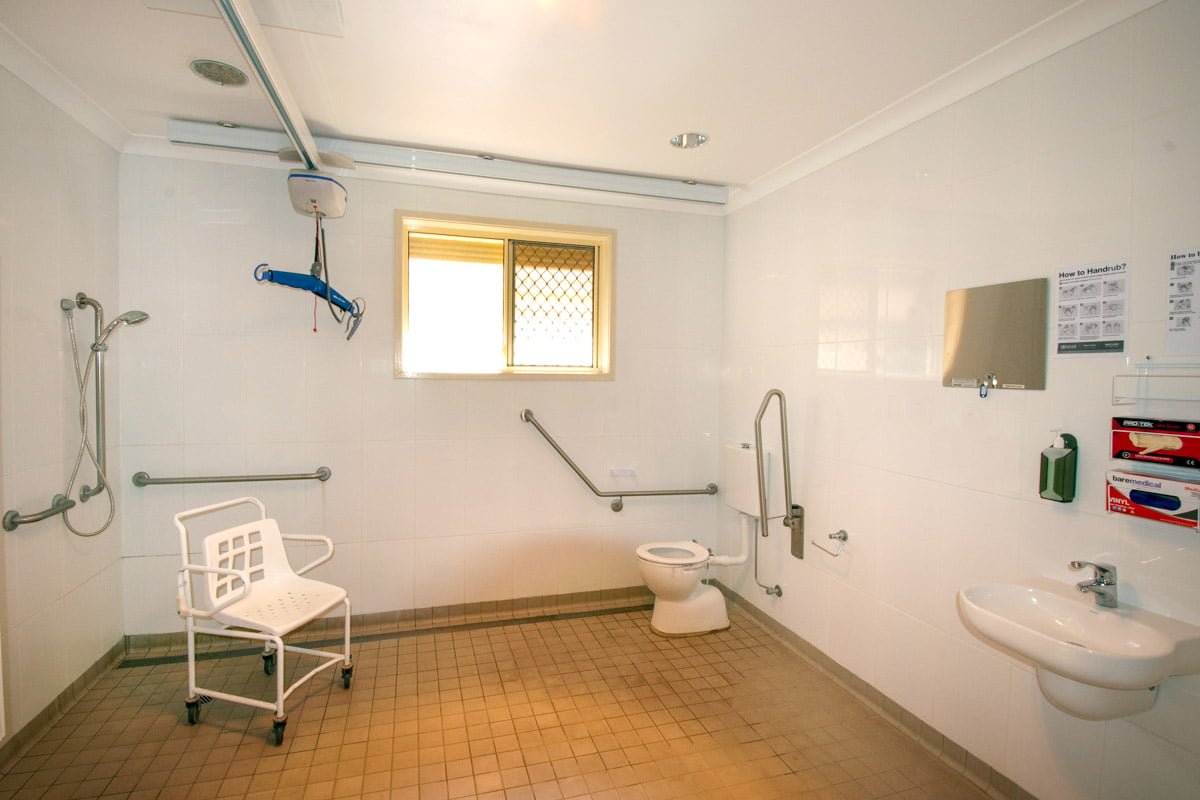 Located in a quiet cul-de-sac, close to walking trails and local amenities. — Home image 6