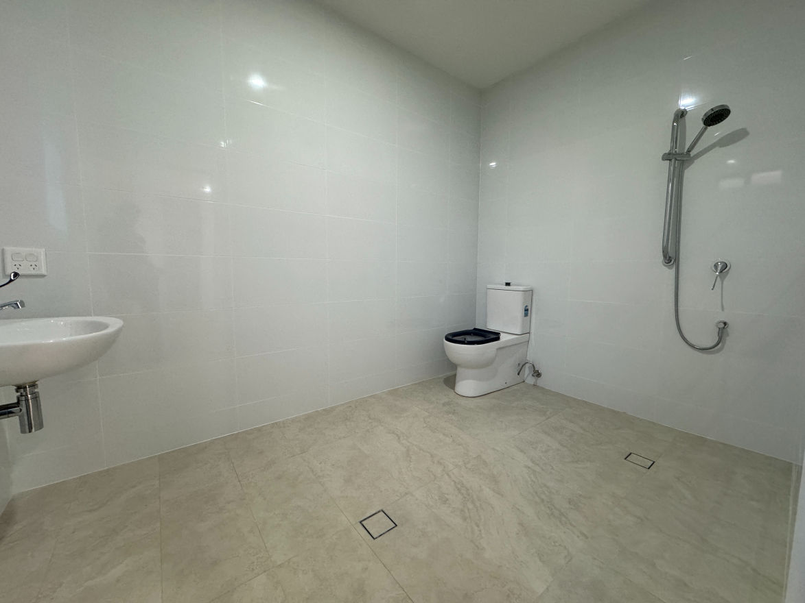 Woodville West - HPS SDA - Stylish New House with 2 Ensuites & OOA — Home image 3
