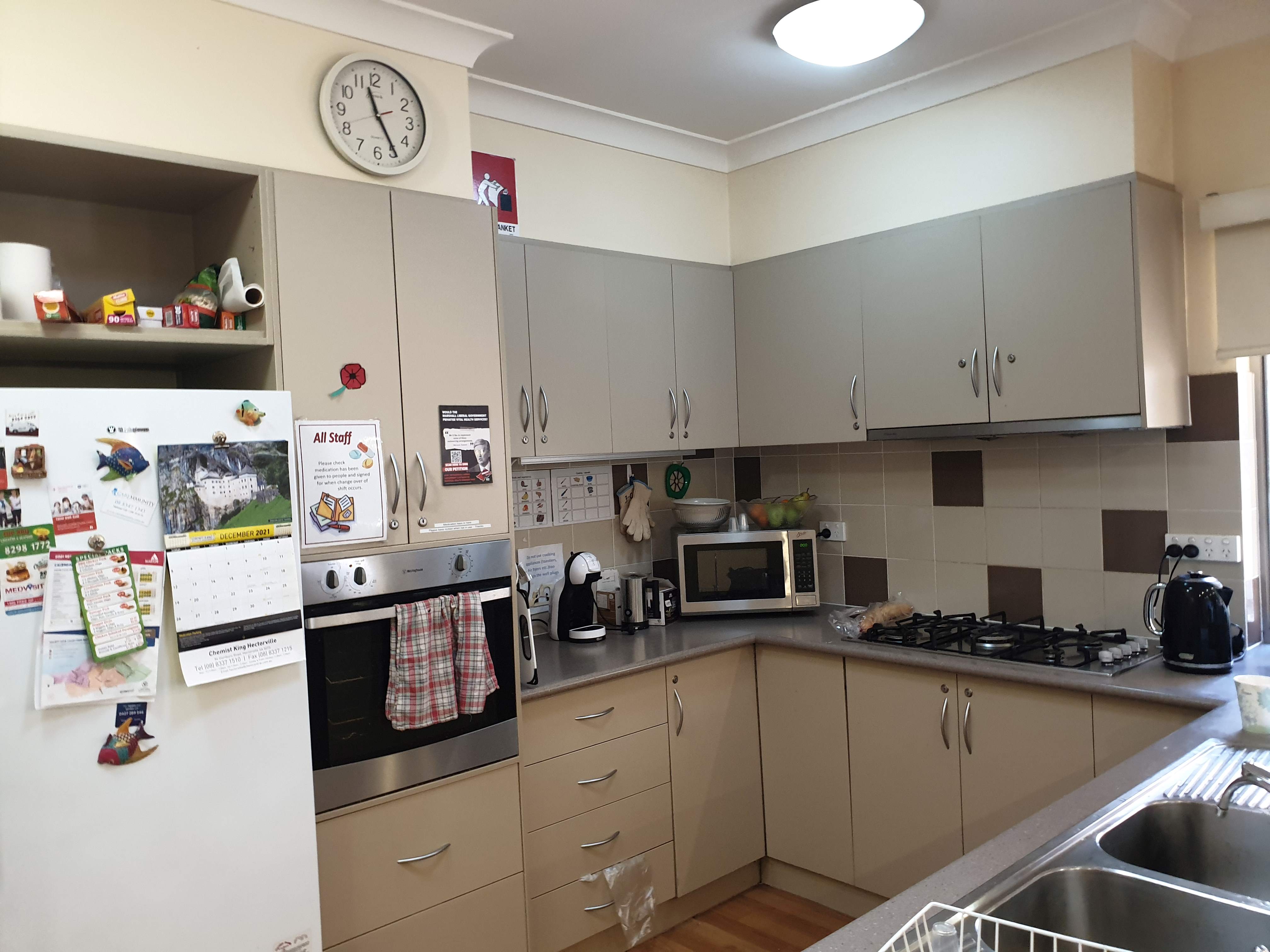 SEACOMBE GARDENS - 2 bedrooms AVAILABLE NOW! Share Home (High Physical Support) — Home image 4