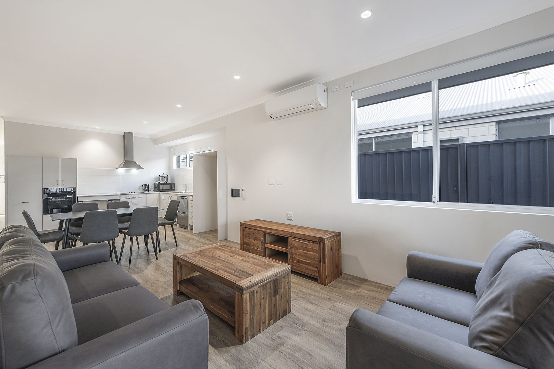 HPS 2-Resident Home in Baldivis, WA – Ready for Immediate Move in! in Baldivis