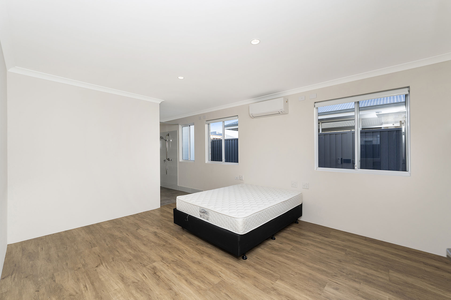 HPS 2-Resident Home in Baldivis, WA – Ready for Immediate Move in! — Home image 5