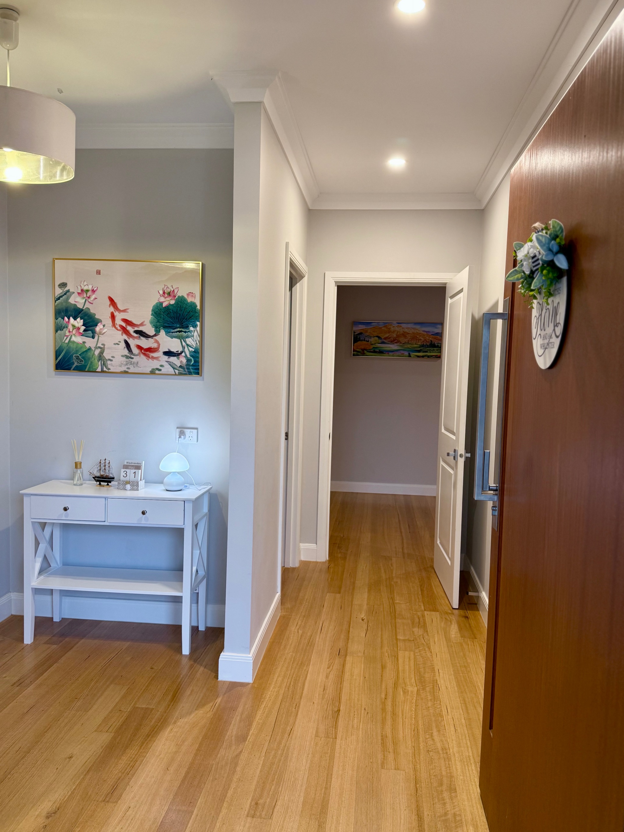 Modern & Spacious SIL Home: Offering Elegance, Space and Ultimate Comfort — Home image 2
