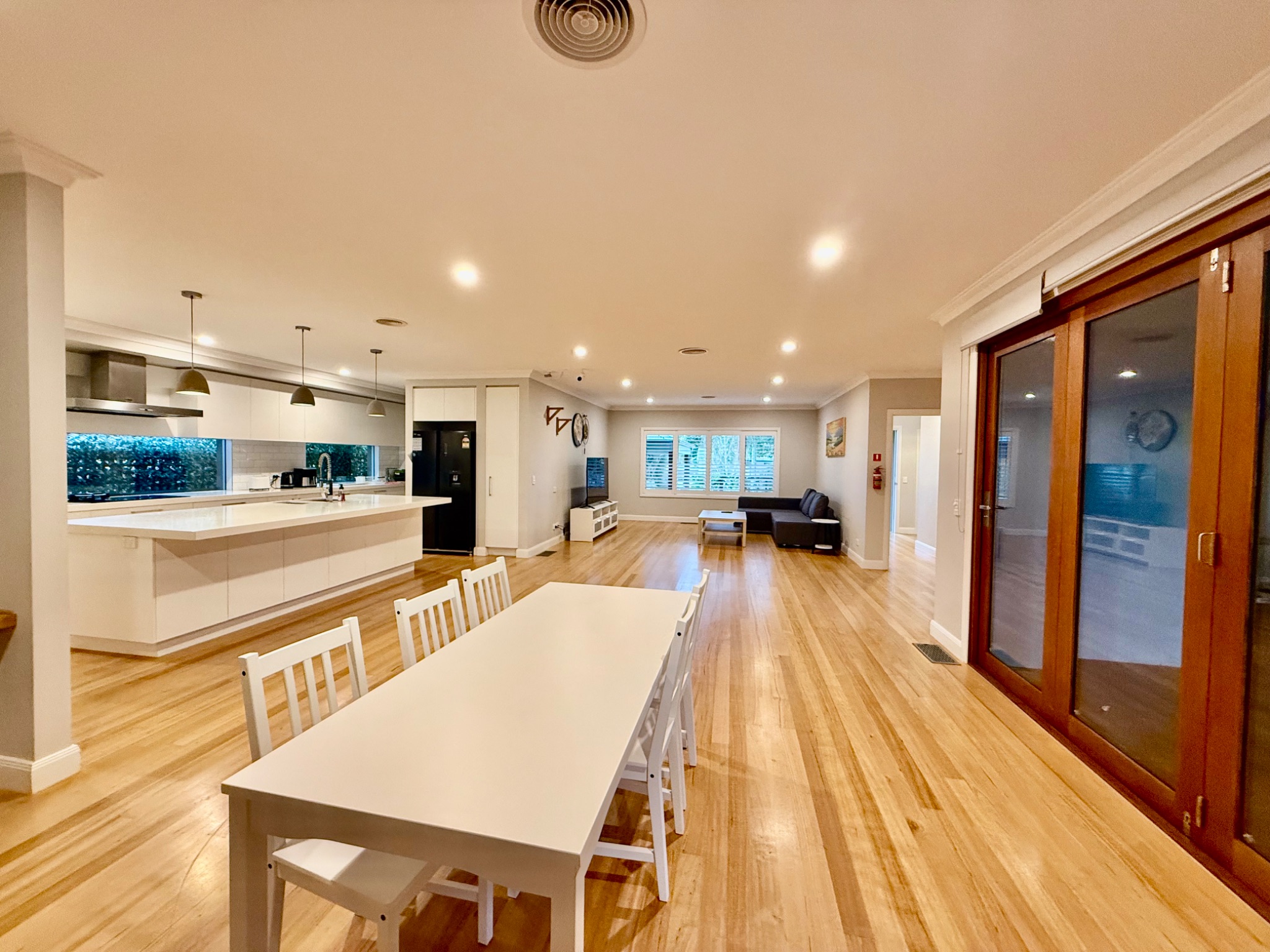 Modern & Spacious SIL Home: Offering Elegance, Space and Ultimate Comfort — Home image 5