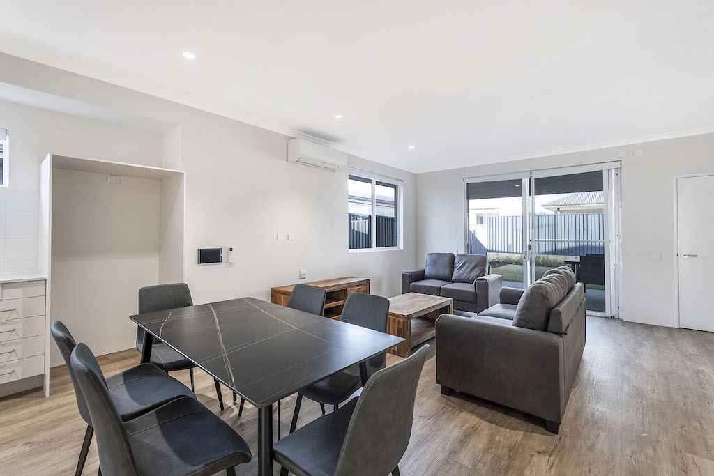 Sophisticated SDA High Physical Home in Baldivis — Home image 2