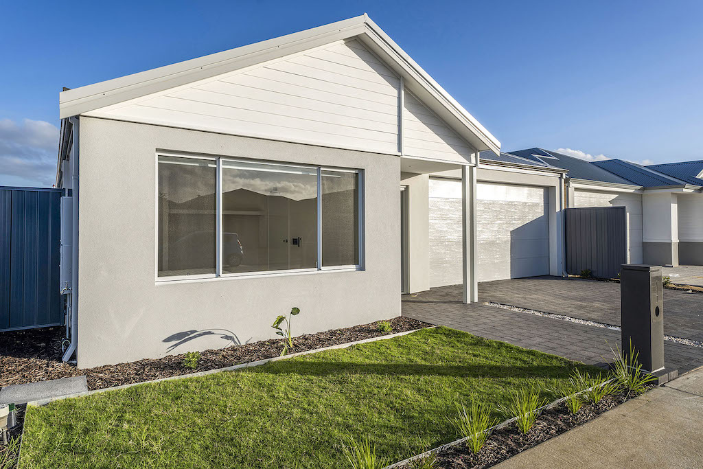 Sophisticated SDA High Physical Home in Baldivis — Home image 8