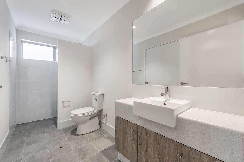 Sophisticated SDA High Physical Home in Baldivis — Home image 9