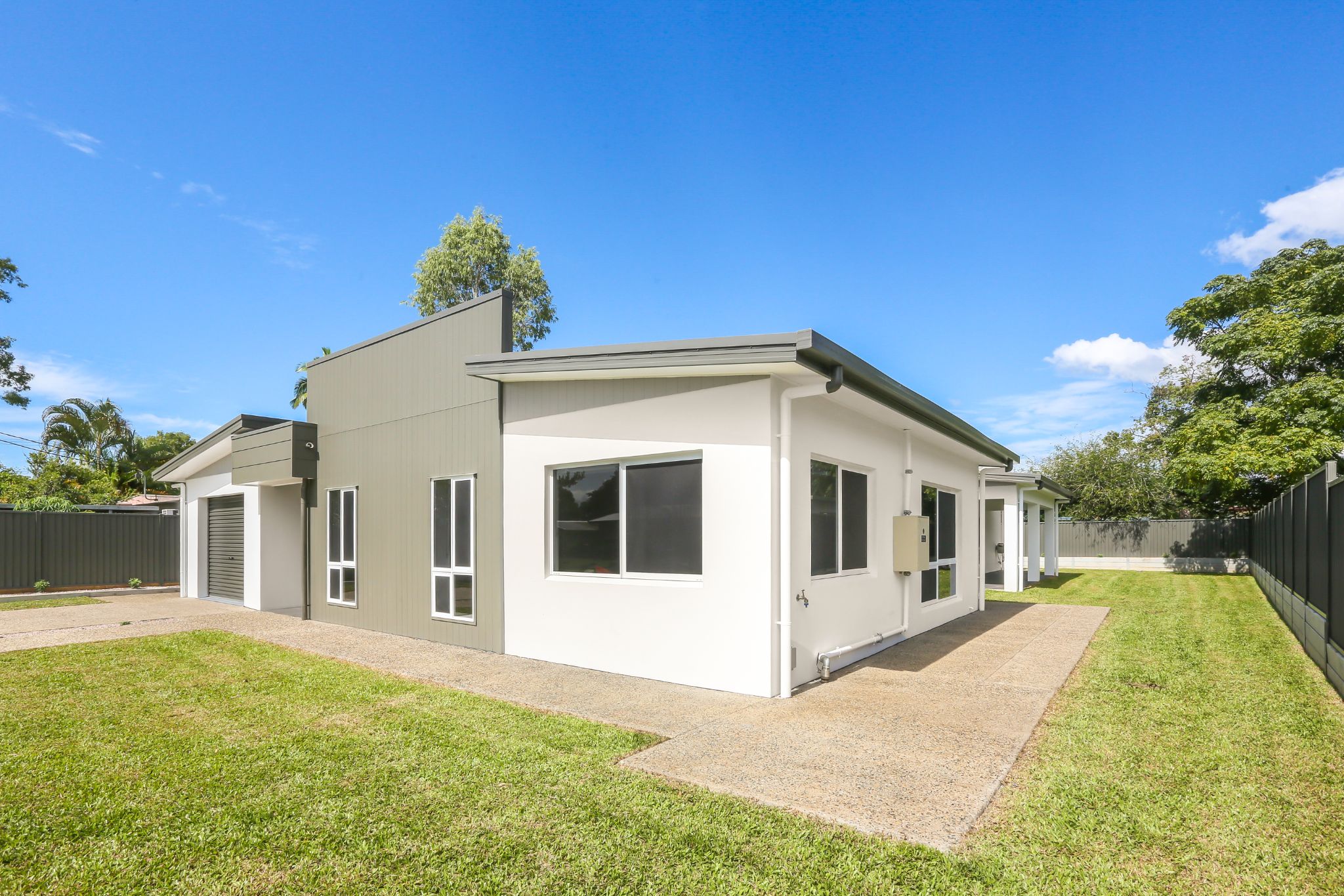 Fully Accessible SIL Home in White Rock, Cairns in White Rock