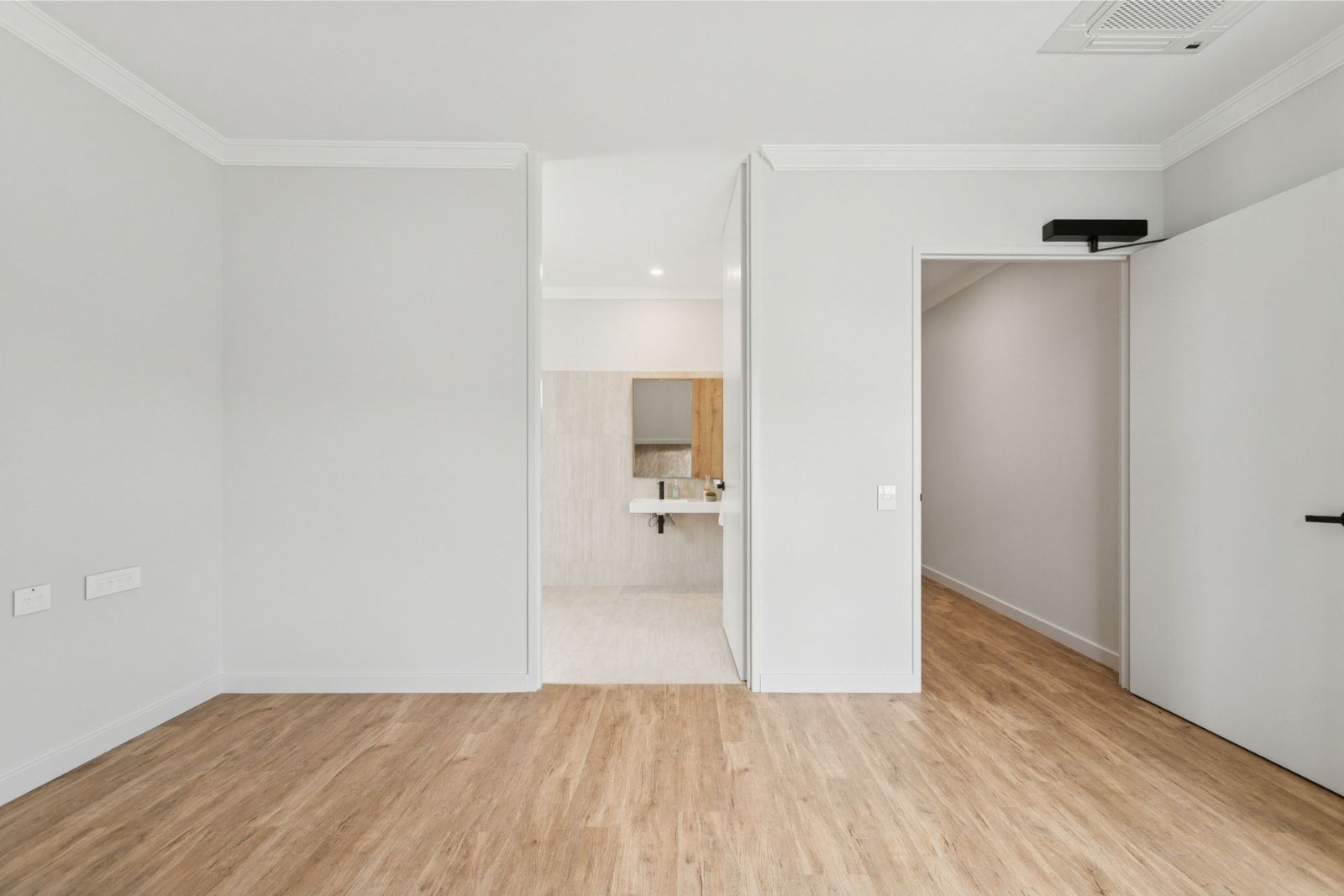 Private Bedroom and Ensuite in this Luxury 2-bed Home for Sharing Disability Accommodation — Home image 9