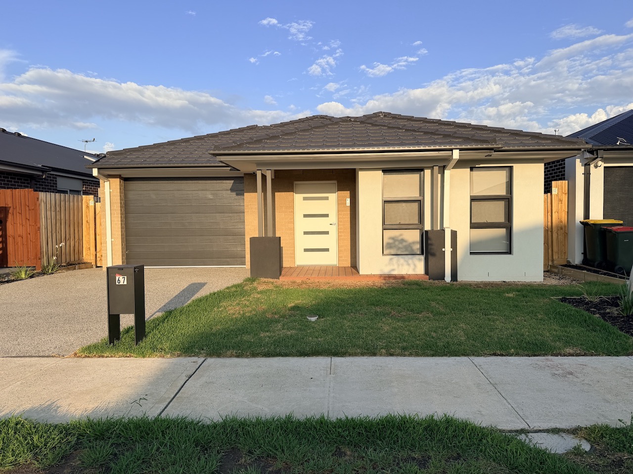 Bright & Modern 2-Bedroom + OOA HPS Home with Modern Open-Plan Living in Lynbrook
