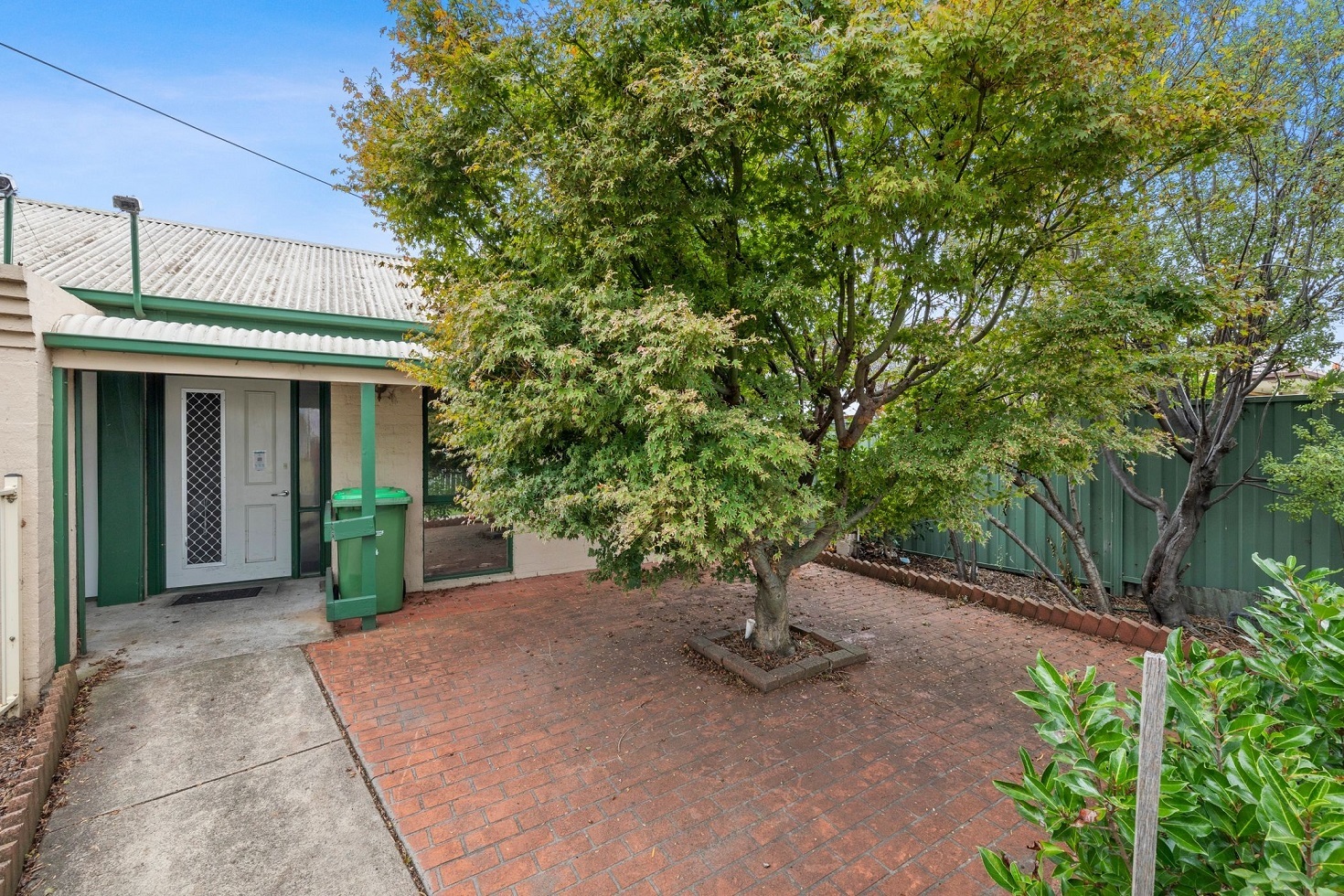 One vacancy in 5 bedroom home in a fantastic area of  Footscray in Footscray