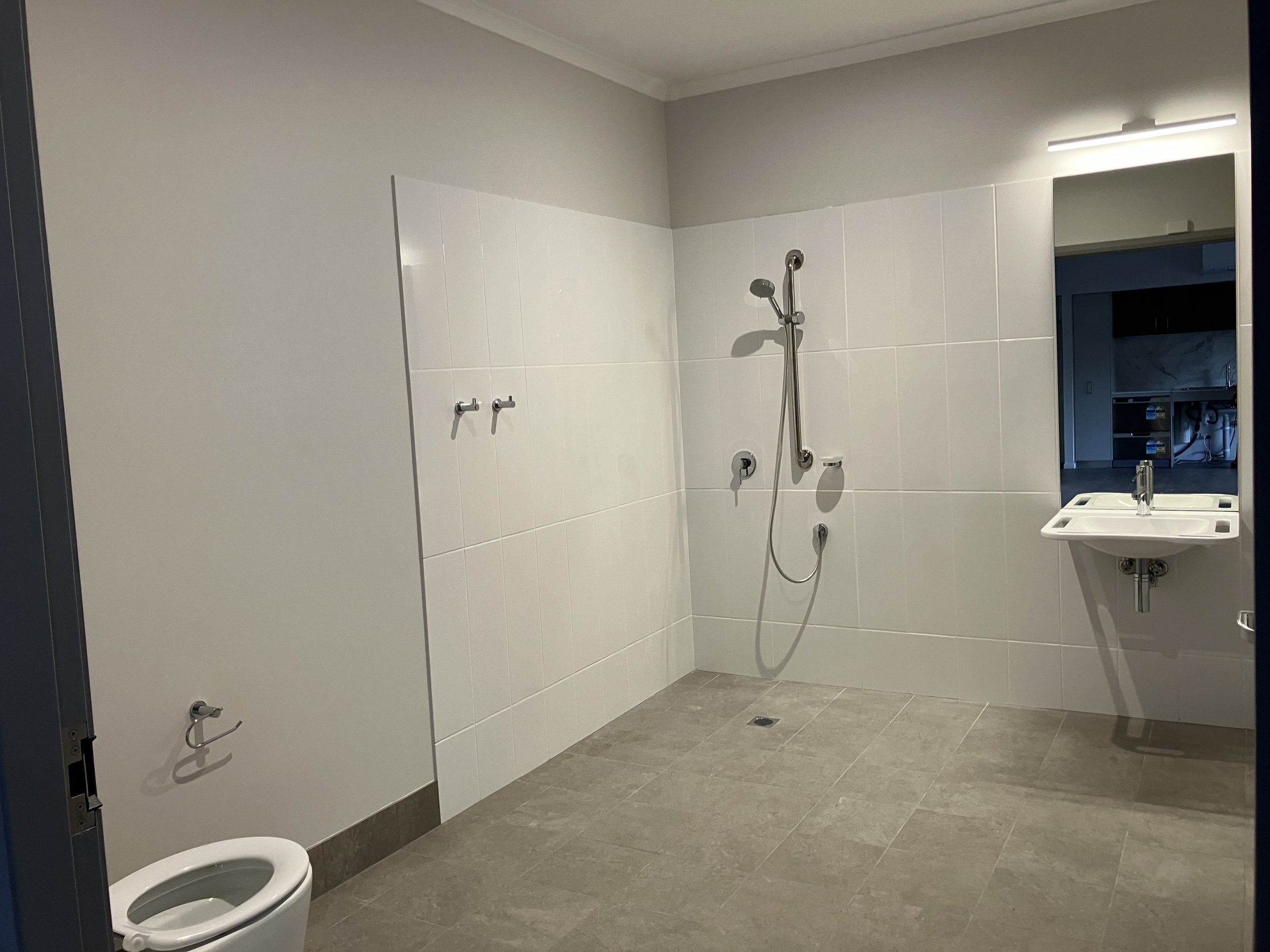 High Physical Support Home in Tranquil SUBURB — Home image 3