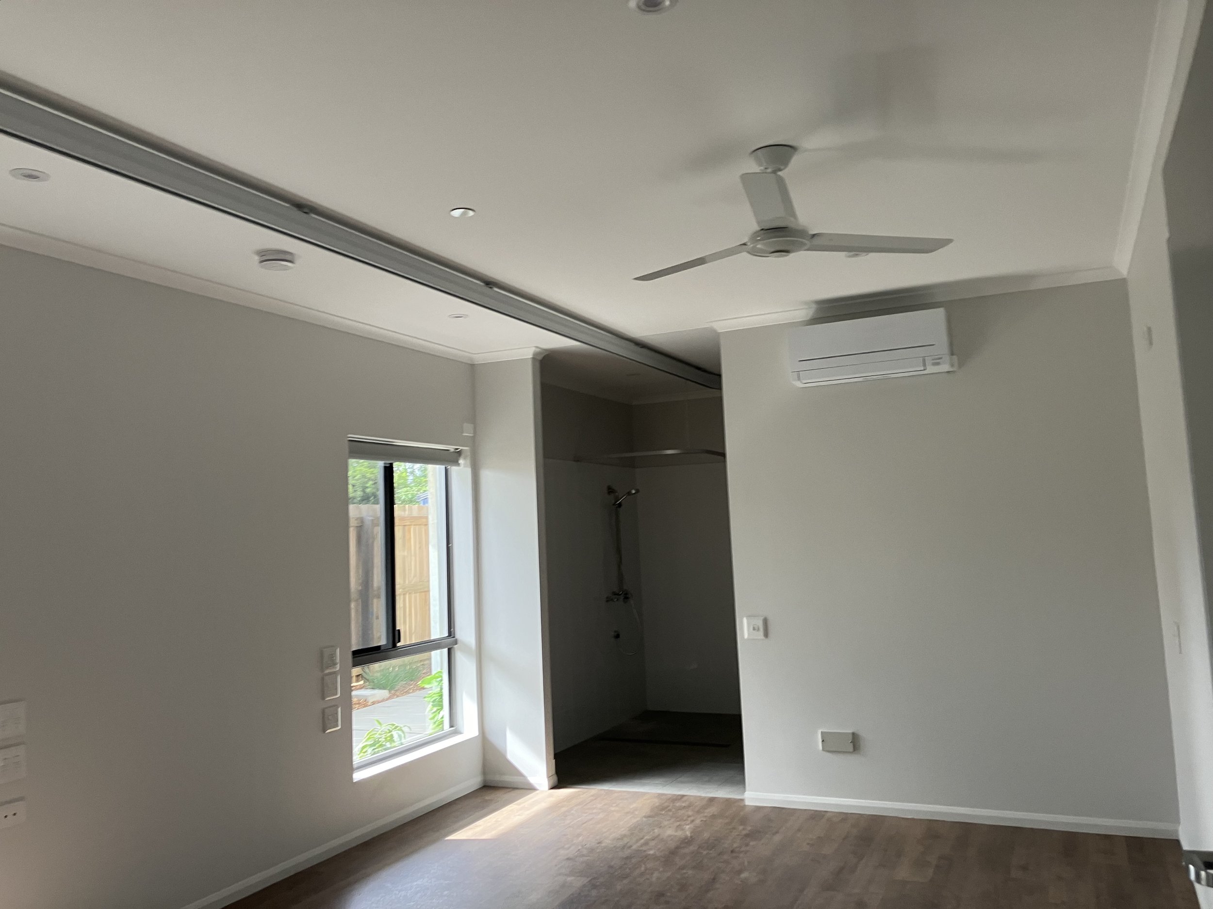 High Physical Support Home in Tranquil SUBURB — Home image 5