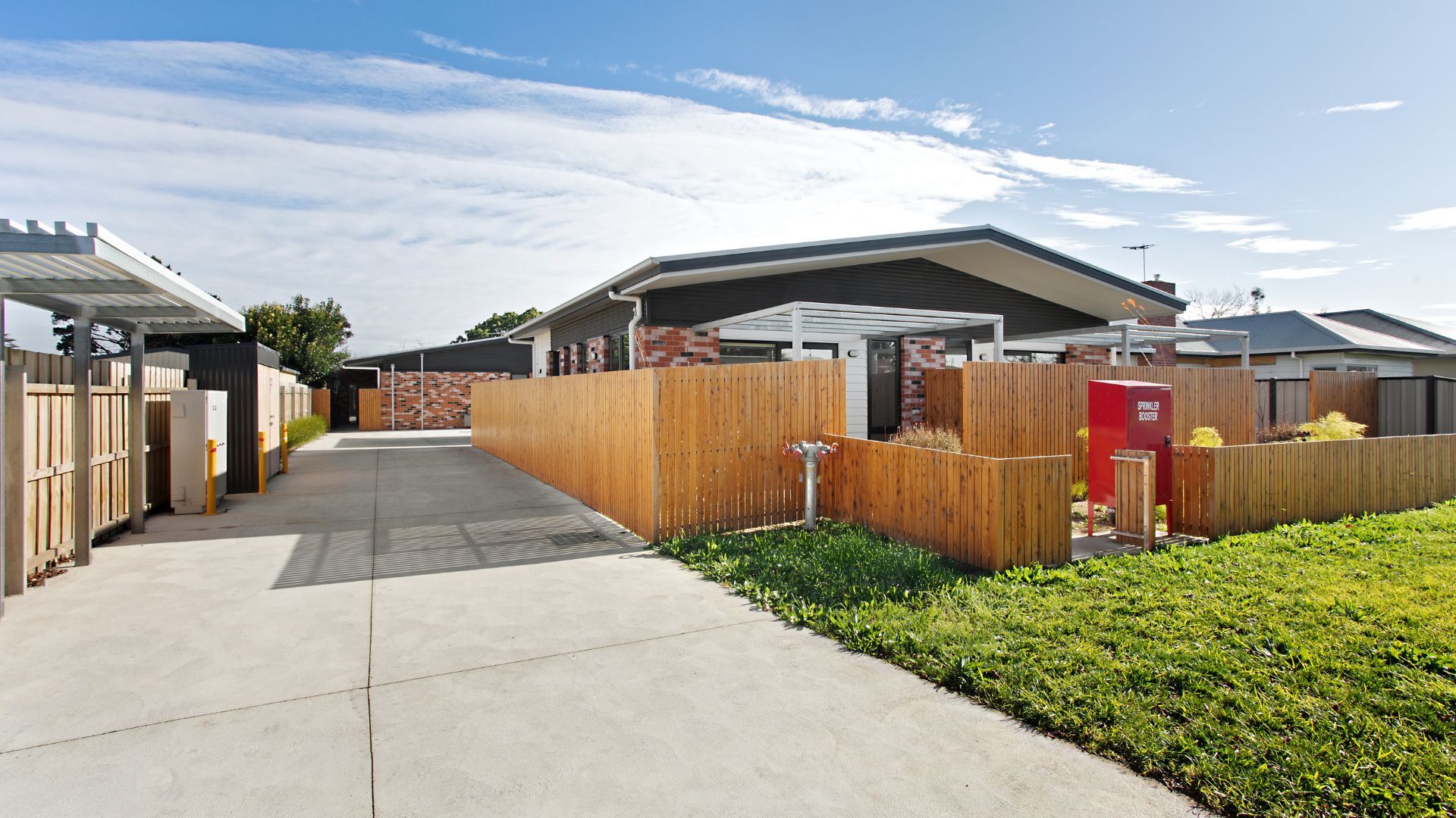 Brand new private villa in the heart of Sale — Home image 3