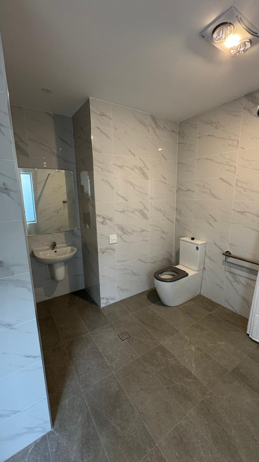 BRAND NEW - 3 Resident + 1 OOA HPS Home in OAKVILLE (WINDSOR) — Home image 3