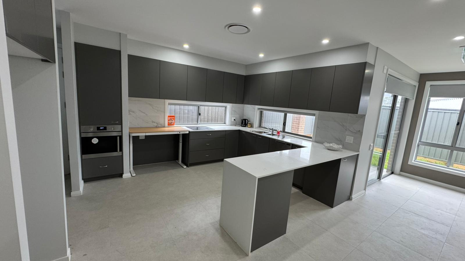 BRAND NEW - 3 Resident + 1 OOA HPS Home in OAKVILLE (WINDSOR) — Home image 17