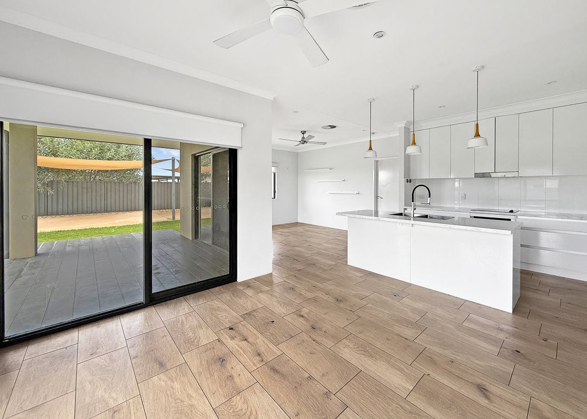 Open plan living_R
