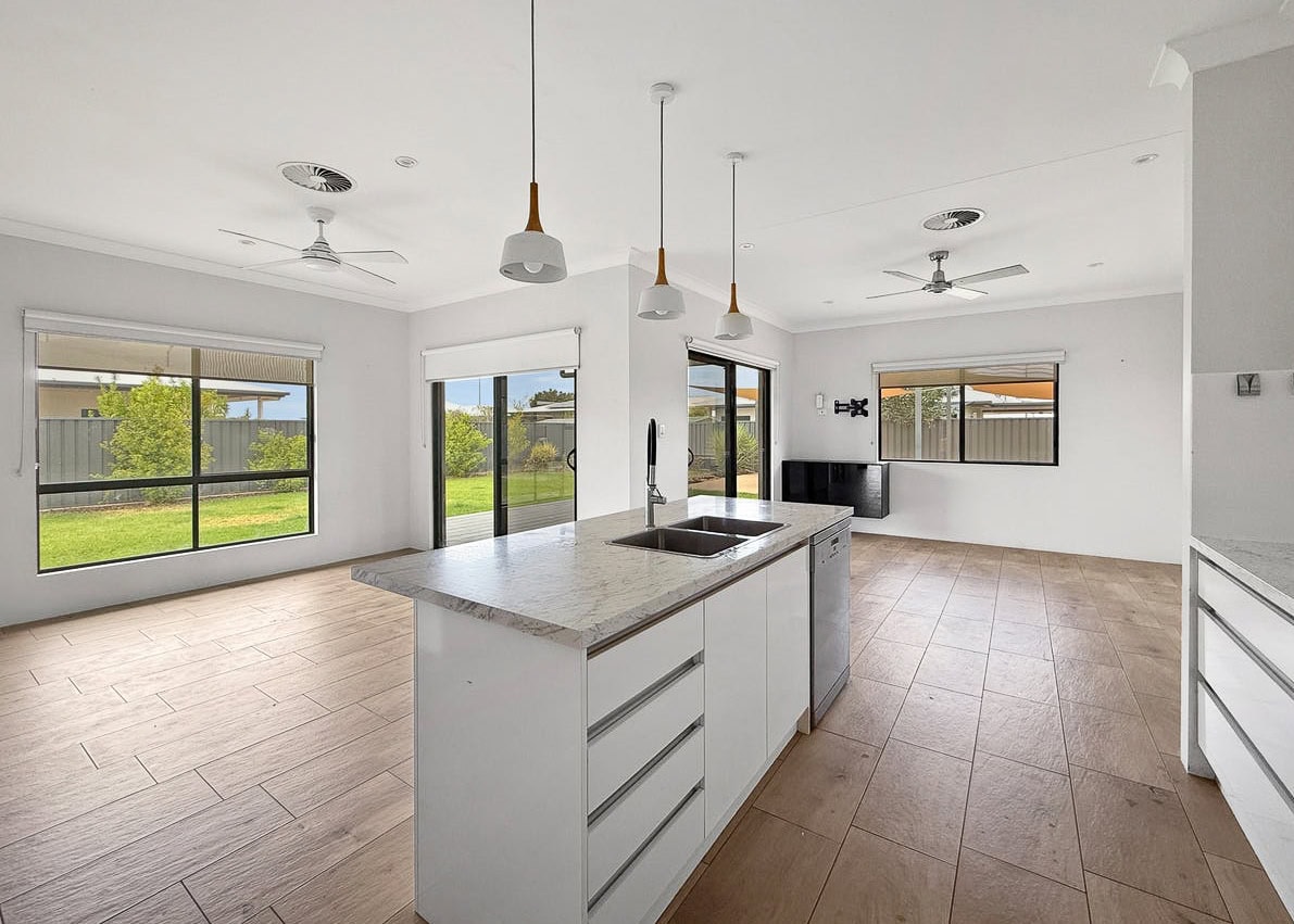 Realestate 8