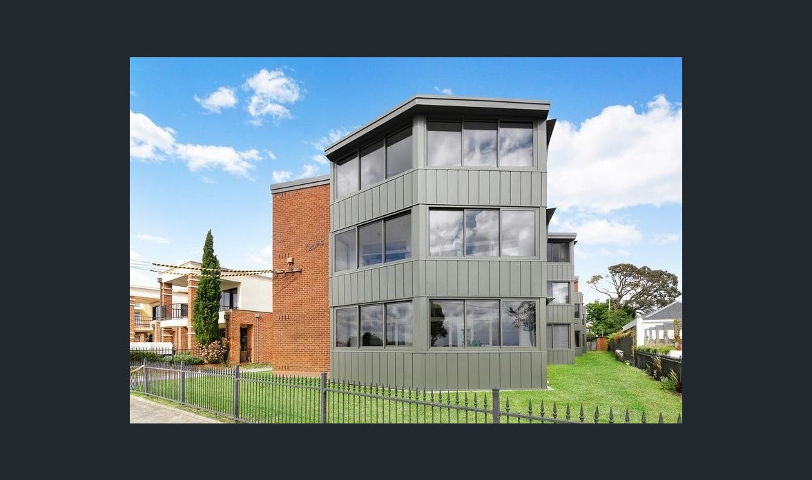 Accessible SIL Accommodation with Three Vacant Rooms on The Esplanade, Geelong in Geelong