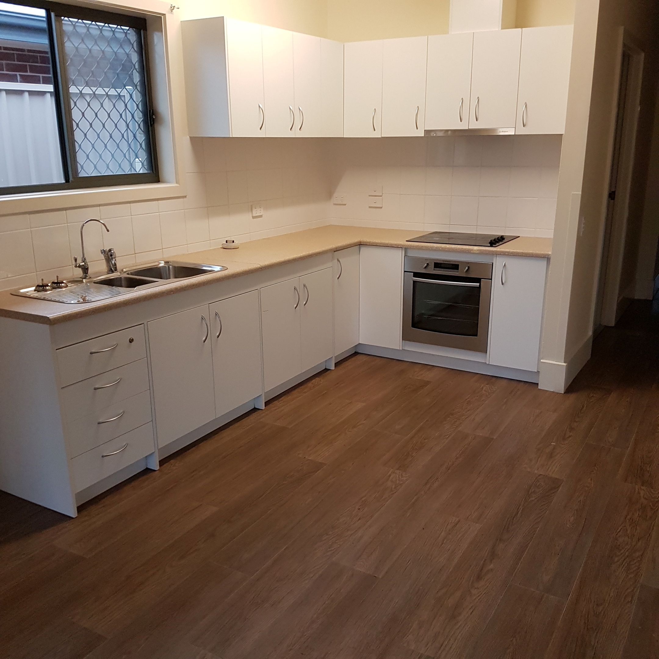 ELIZABETH PARK - AVAILABLE NOW! Live Alone - Improved Liveability — Home image 2