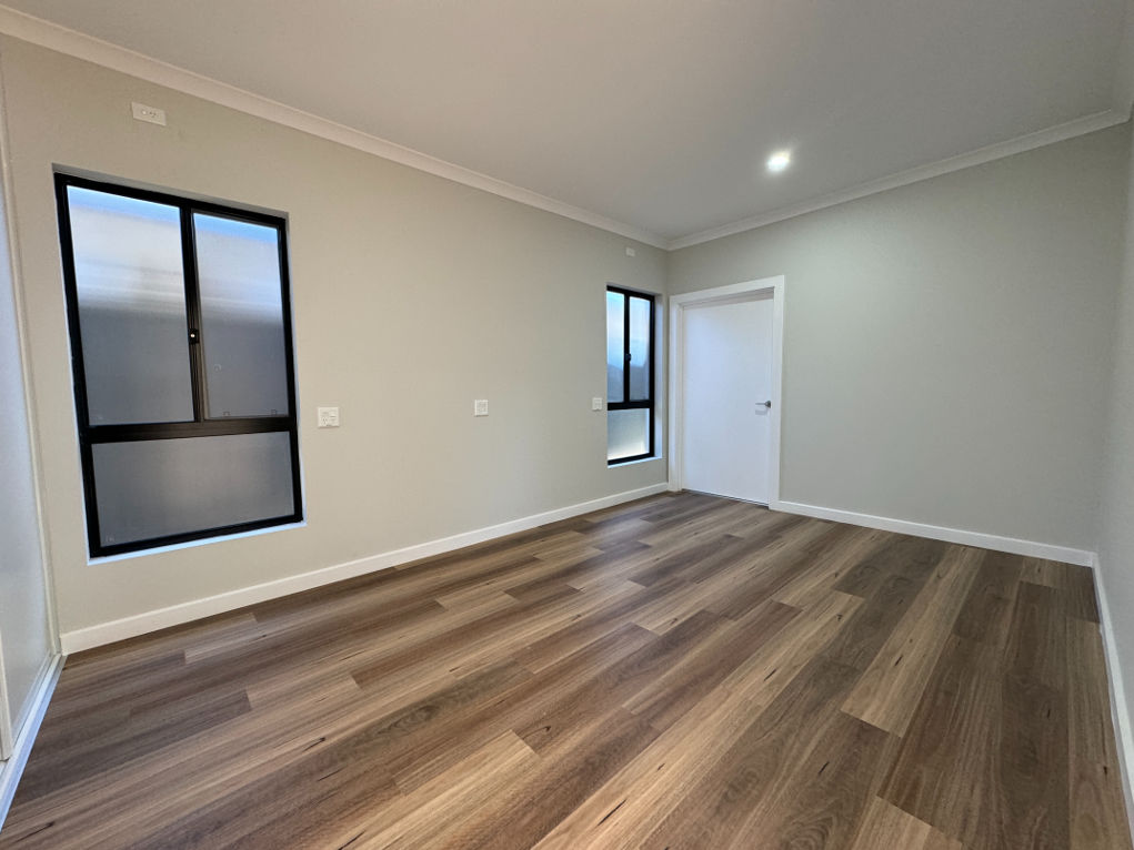 IMMACULATE SDA Home - 3 bedrooms Available with OOA- Elizabeth North — Home image 8