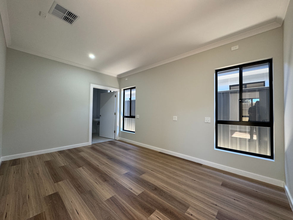 IMMACULATE SDA Home - 3 bedrooms Available with OOA- Elizabeth North — Home image 10