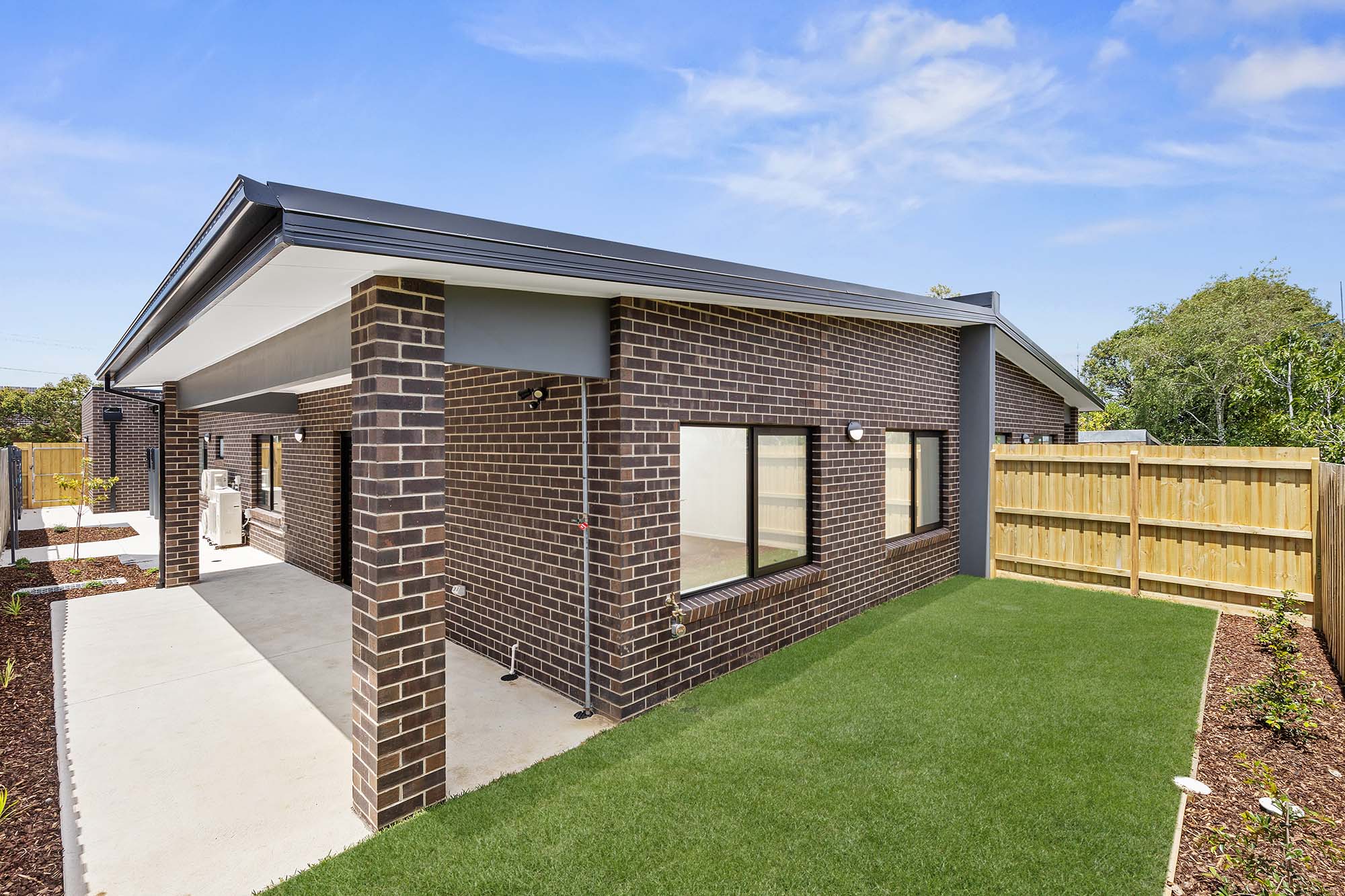 Modern house in well-connected suburb 2 Bed/2 Bath (+OOA) HPS — Home image 6