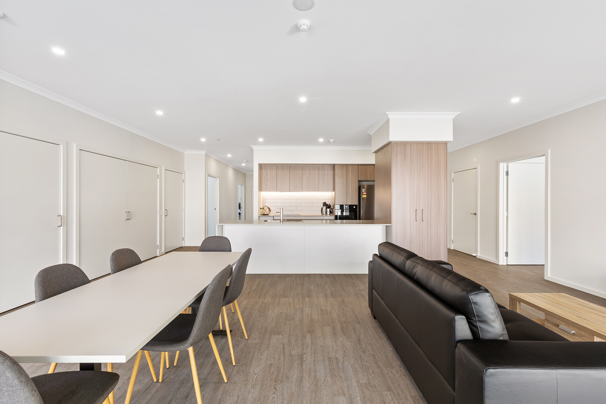 Superbly located in Knoxfield! — Home image 10